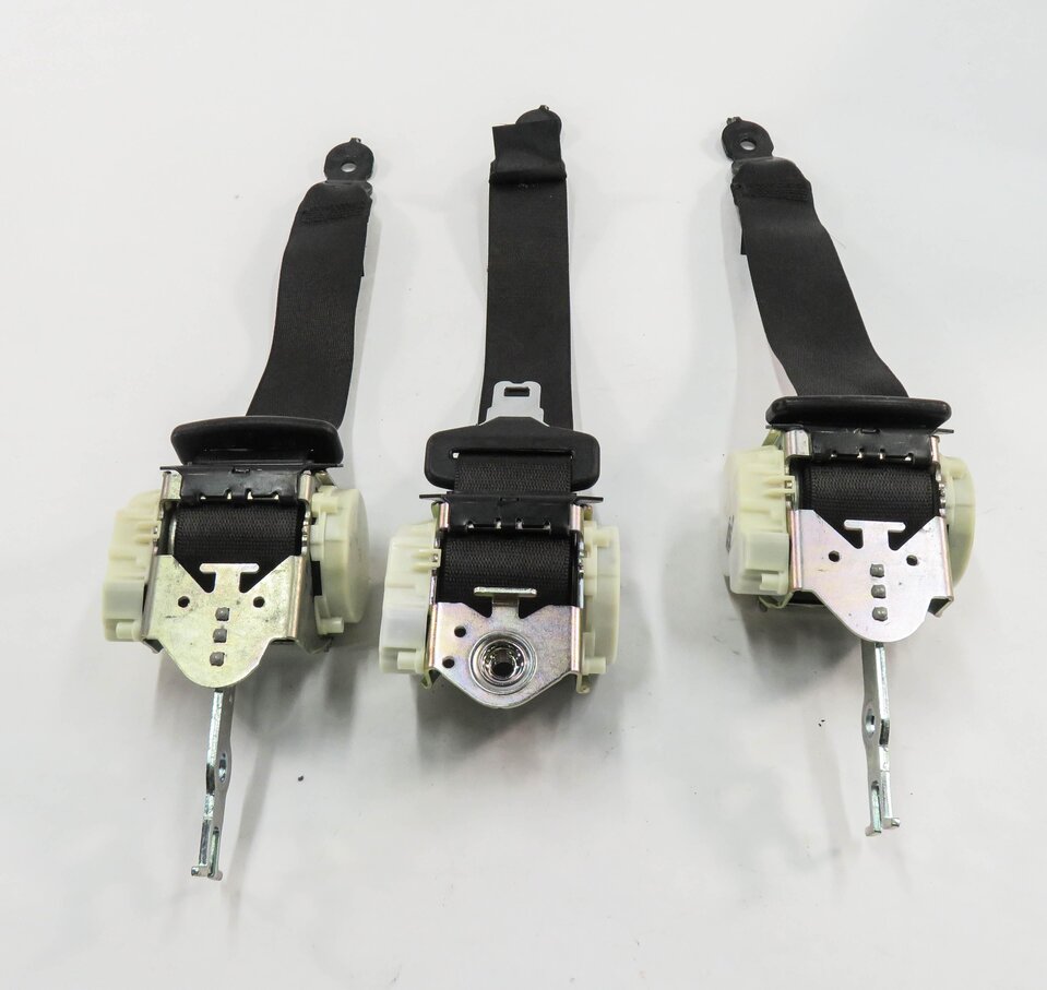 Thumbnail 5: 2011 BMW 750i (F01) REAR SEAT SEATBELT RETRACTOR SET-3 (BLACK)
