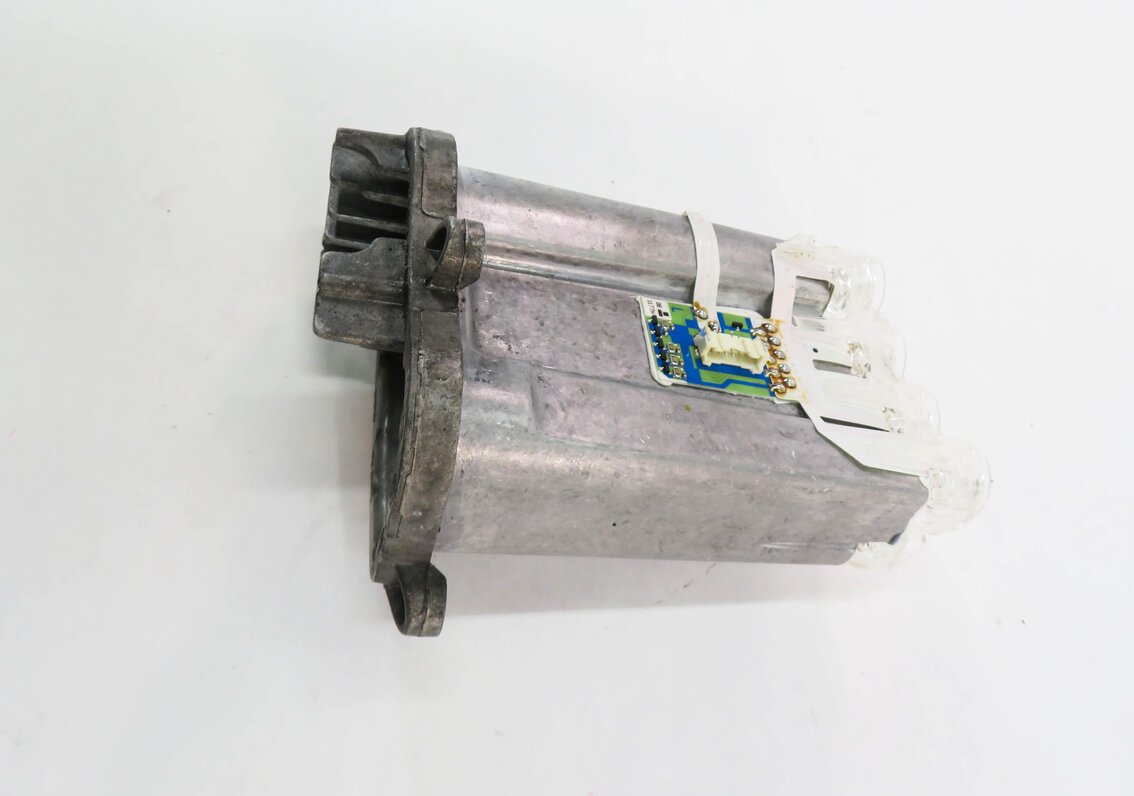 Thumbnail 3: 2011 BMW 750i (F01) LEFT FRONT DRIVER HEADLIGHT LCI TURN SIGNAL LED MARKER LIGHT