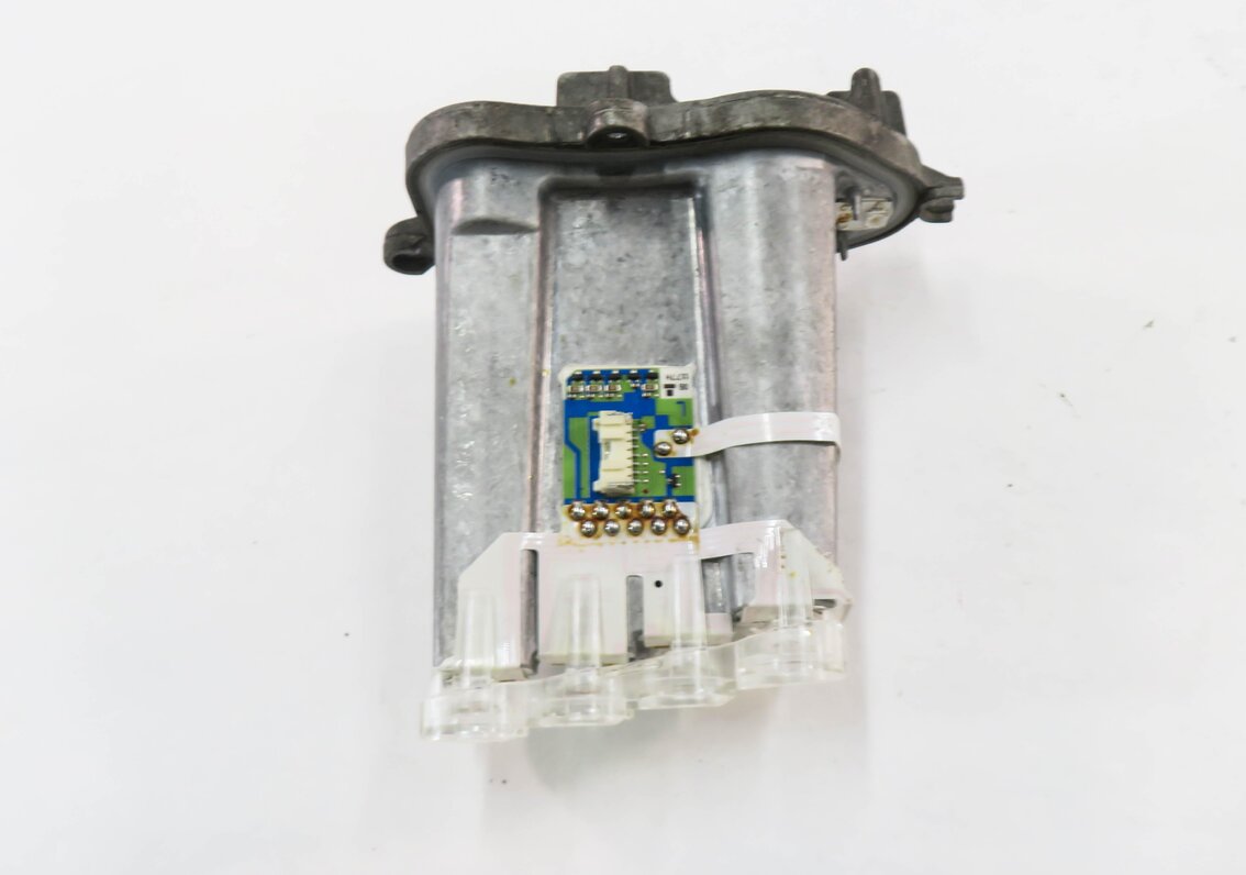 Thumbnail 5: 2011 BMW 750i (F01) LEFT FRONT DRIVER HEADLIGHT LCI TURN SIGNAL LED MARKER LIGHT