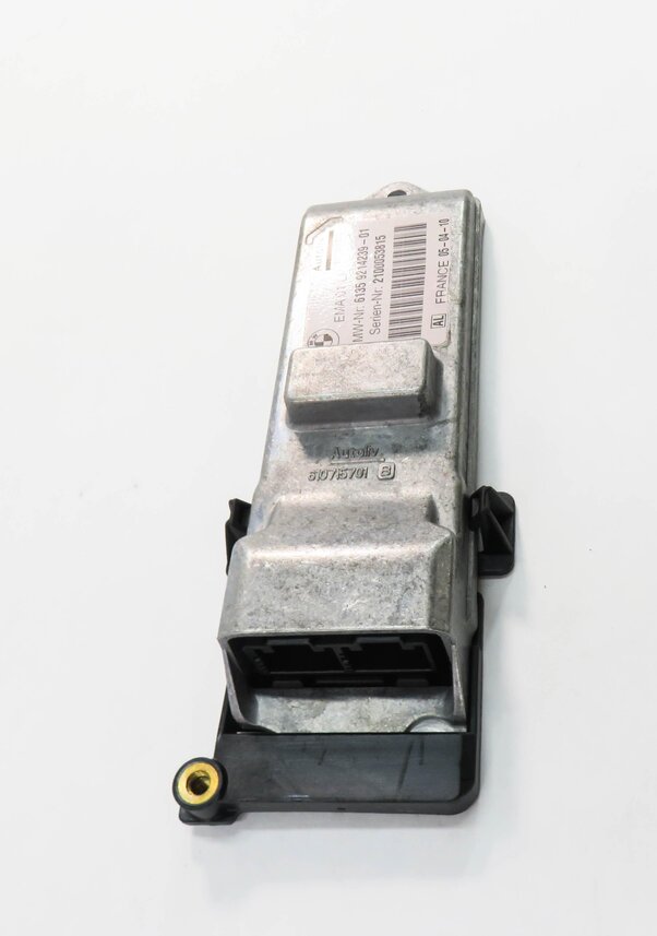 Thumbnail 3: 2009-2012 BMW 740i 750i 760i B7 (F01 F02) LEFT FRONT DRIVER SEATBELT MODULE