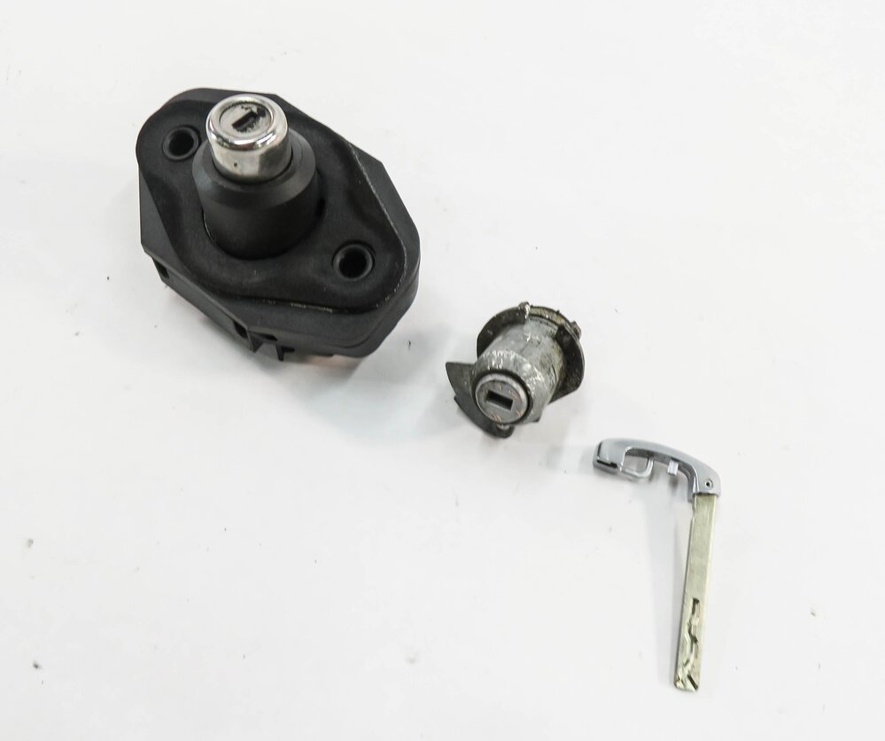 2011 BMW 750i (F01) DRIVER DOOR HANDLE TRUNK LOCK CYLINDER SET w/ KEY