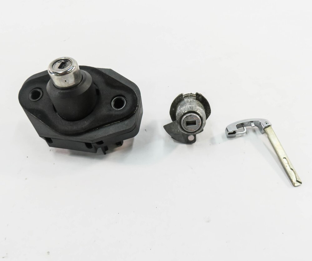 Thumbnail 2: 2011 BMW 750i (F01) DRIVER DOOR HANDLE TRUNK LOCK CYLINDER SET w/ KEY
