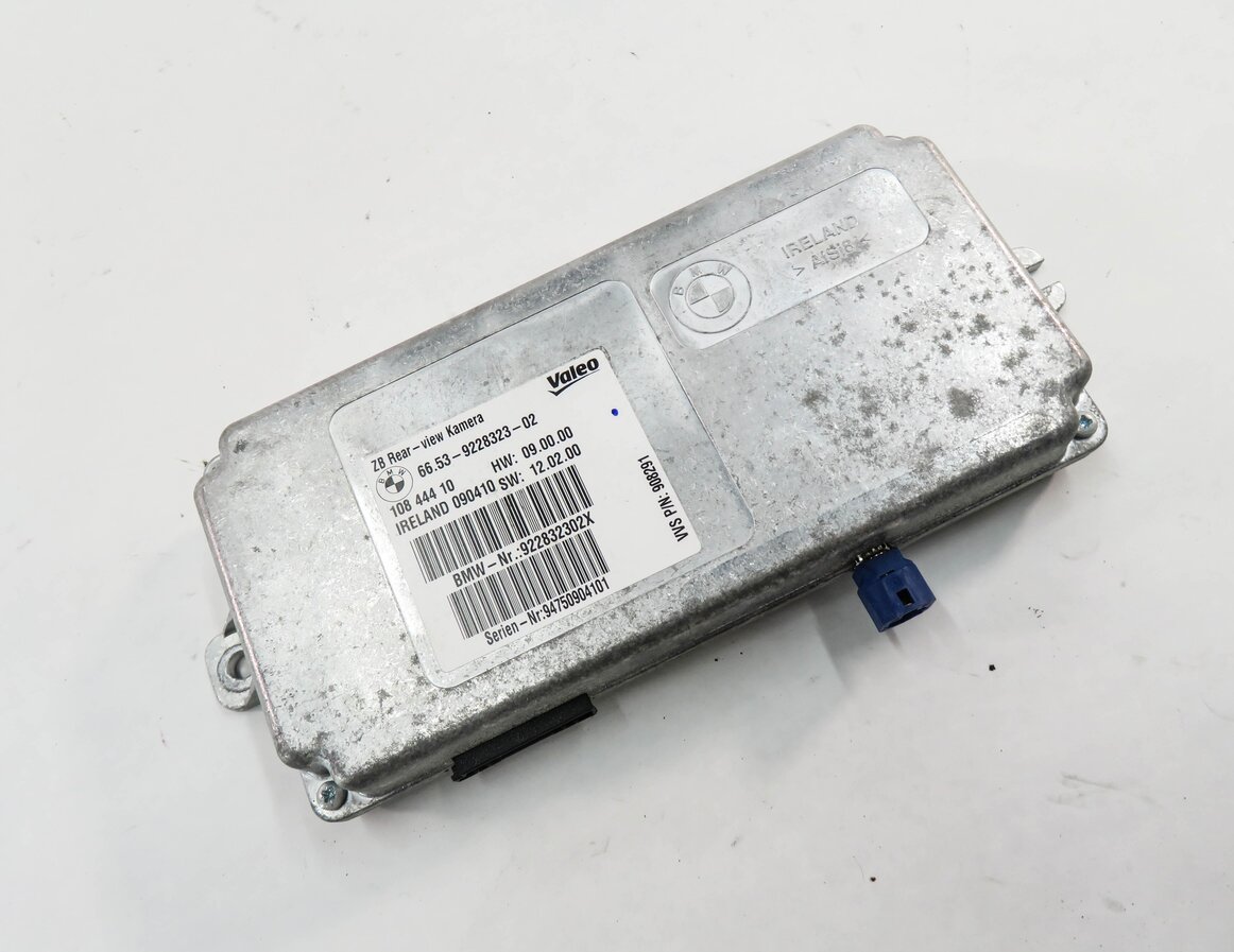 10-19 BMW 328i 330i 335i 528i 535i 550i 740i 750i M3 M4 - REARVIEW CAMERA MODULE
