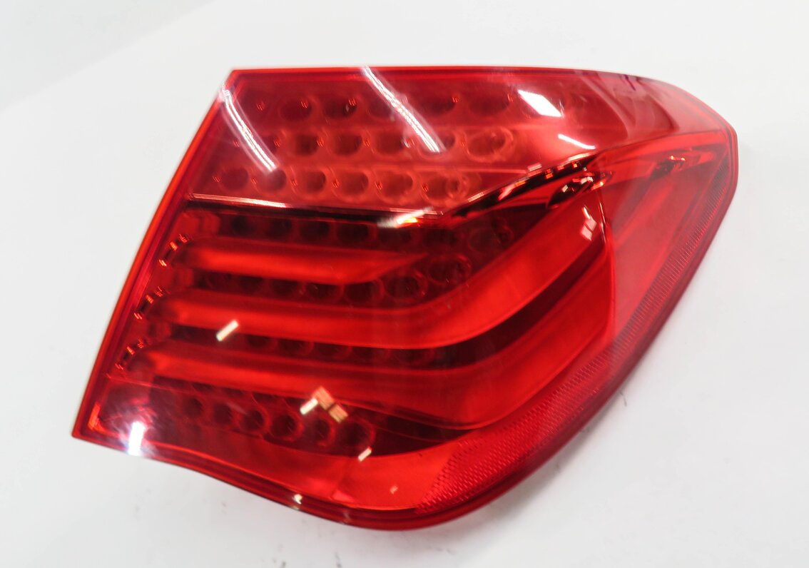 09-12 BMW 740i 750i 760i (F01) RIGHT PASSENGER REAR TAILLIGHT BRAKE LIGHT LAMP