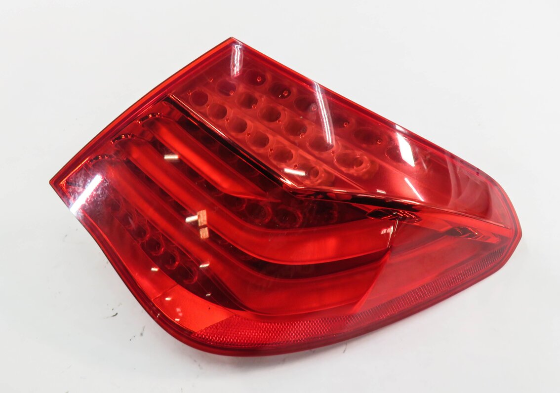 Thumbnail 3: 09-12 BMW 740i 750i 760i (F01) RIGHT PASSENGER REAR TAILLIGHT BRAKE LIGHT LAMP