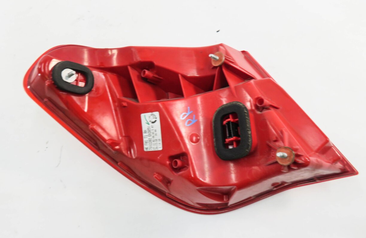 Thumbnail 6: 09-12 BMW 740i 750i 760i (F01) RIGHT PASSENGER REAR TAILLIGHT BRAKE LIGHT LAMP