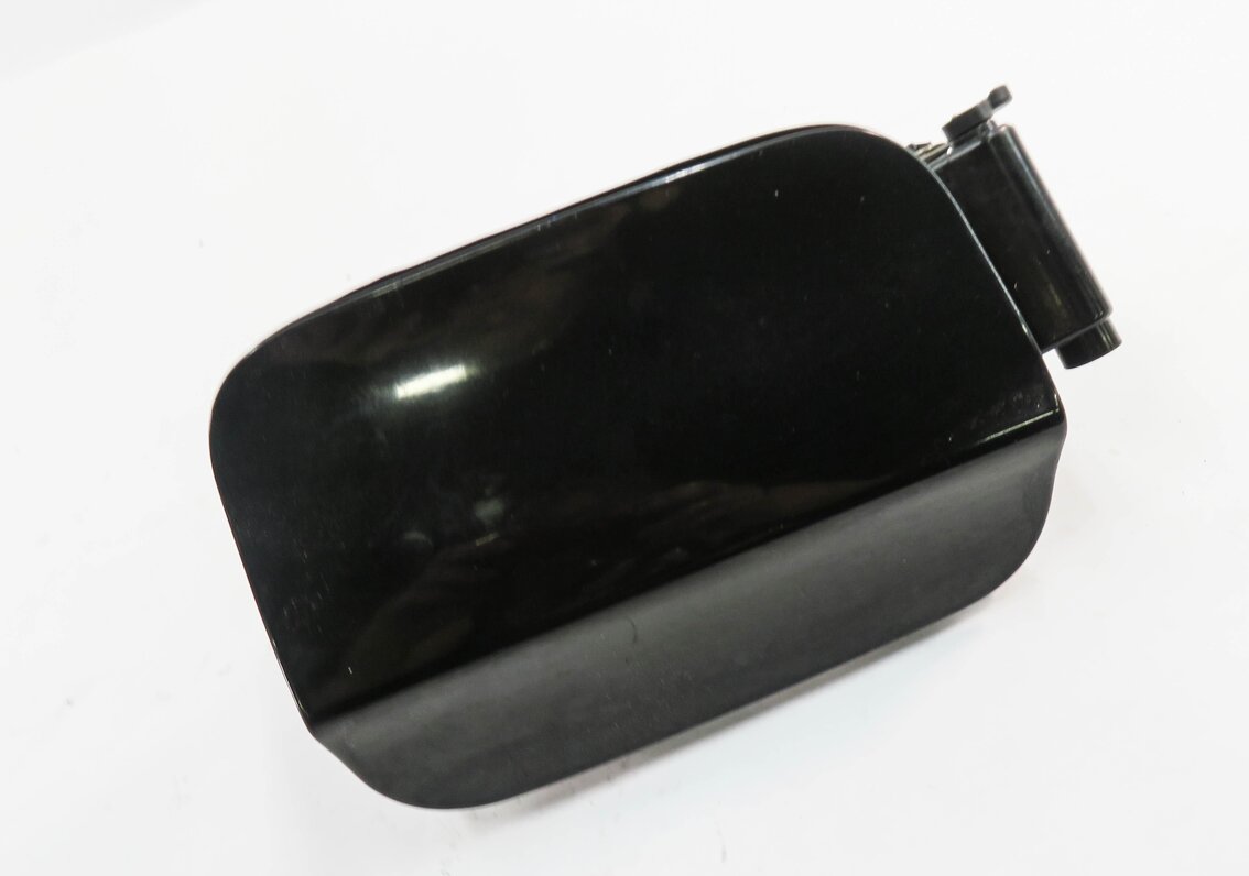 09-15 BMW 740Li 750Li 760Li B7 LWB (F02) FUEL TANK DOOR w/ HOUSING (BLACK 475)