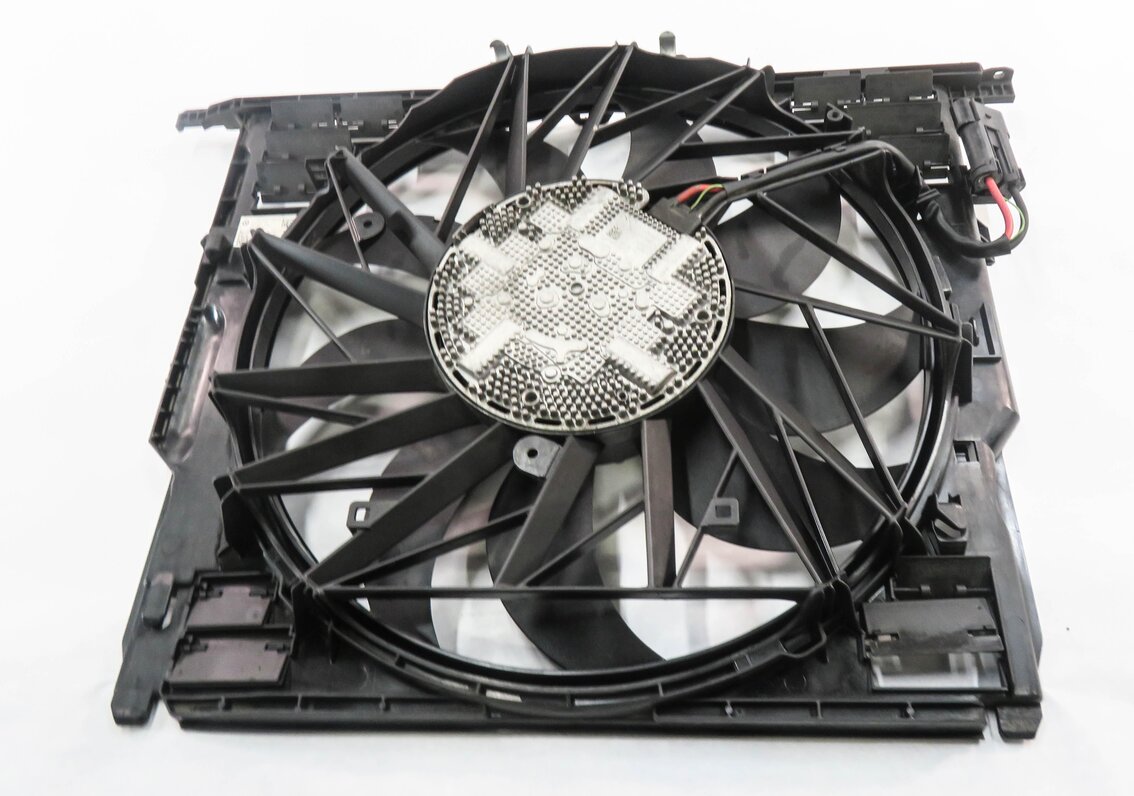 Thumbnail 6: 2010-2018 BMW 550i 550iGT 650i 750i B7 (F01 F06 F10) 850w RADIATOR COOLING FAN