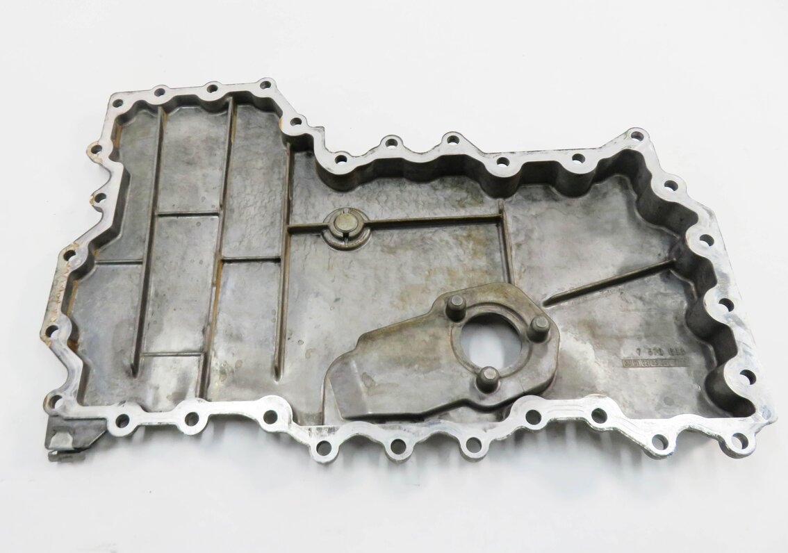 Thumbnail 6: 10-17 BMW 550i 650i 750i B6 B7 4.4L TWIN TURBO AWD X-DRIVE LOWER ENGINE OIL PAN