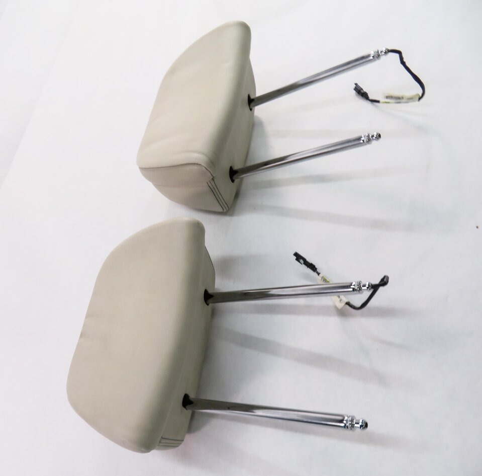 Thumbnail 4: 2010 BMW X6 (E71) FRONT LEFT & RIGHT SEAT HEADREST SET-2 (IVORY LEATHER)