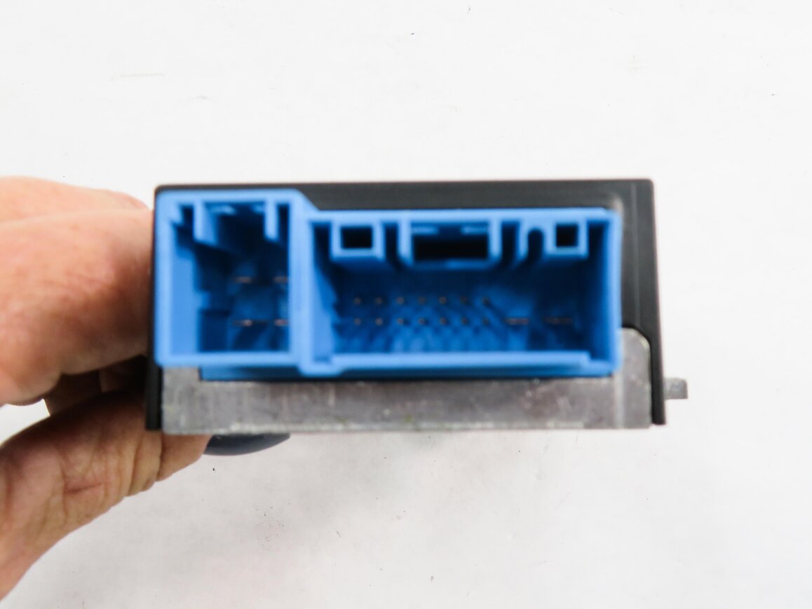 Thumbnail 6: 2010-2011 BMW X6 (E72) HYBRID - FRONT FUEL PUMP CONTROL MODULE