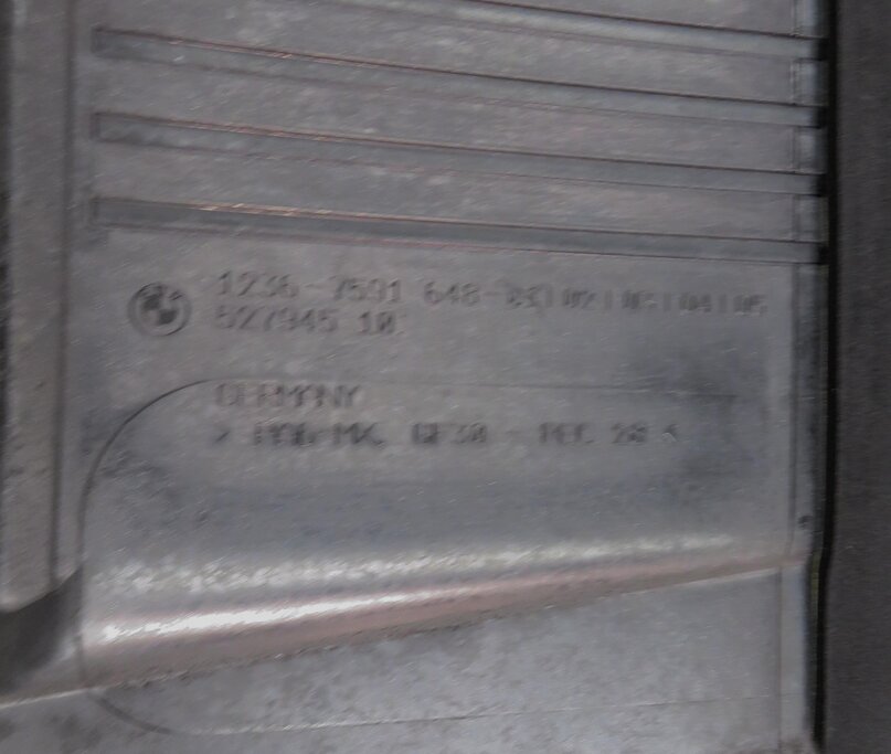 Thumbnail 8: 2010 BMW X6 (E72) HYBRID - 4.4L N63 TWIN TURBO ENGINE COVER TRIM