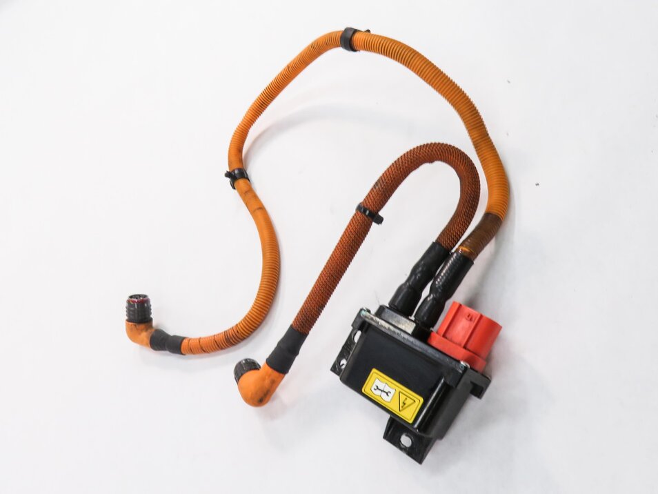 Thumbnail 4: 2010 BMW X6 (E72) HYBRID - POWER DISTRIBUTION BOX w/ HIGH VOLTAGE CABLE