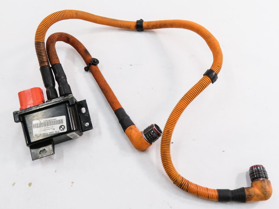 Thumbnail 6: 2010 BMW X6 (E72) HYBRID - POWER DISTRIBUTION BOX w/ HIGH VOLTAGE CABLE