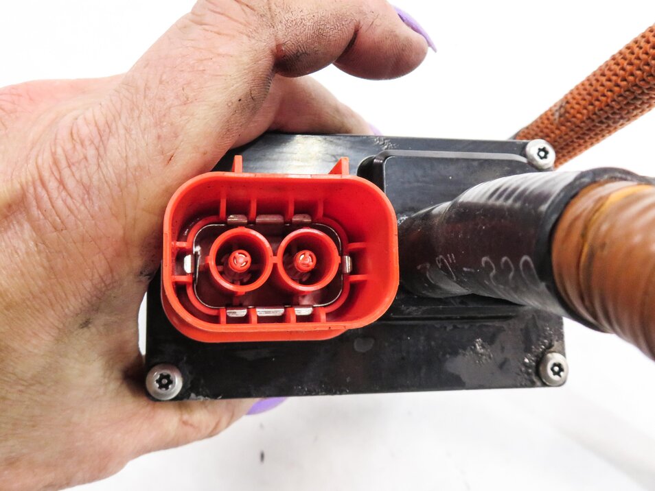 Thumbnail 7: 2010 BMW X6 (E72) HYBRID - POWER DISTRIBUTION BOX w/ HIGH VOLTAGE CABLE