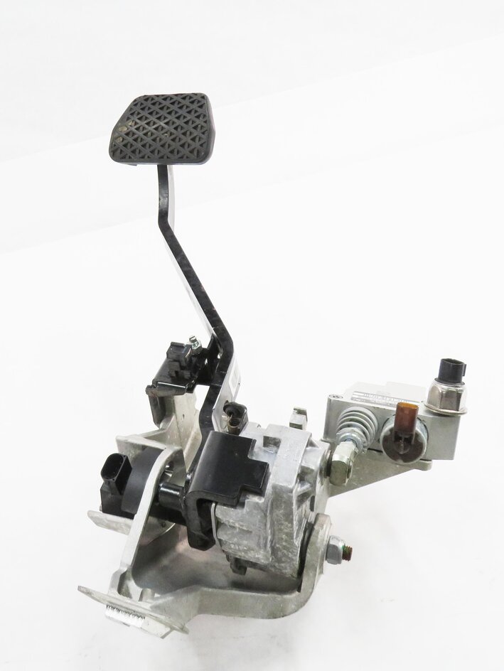 Thumbnail 2: 2010 BMW X6 (E72) HYBRID - BRAKE PEDAL ASSEMBLY