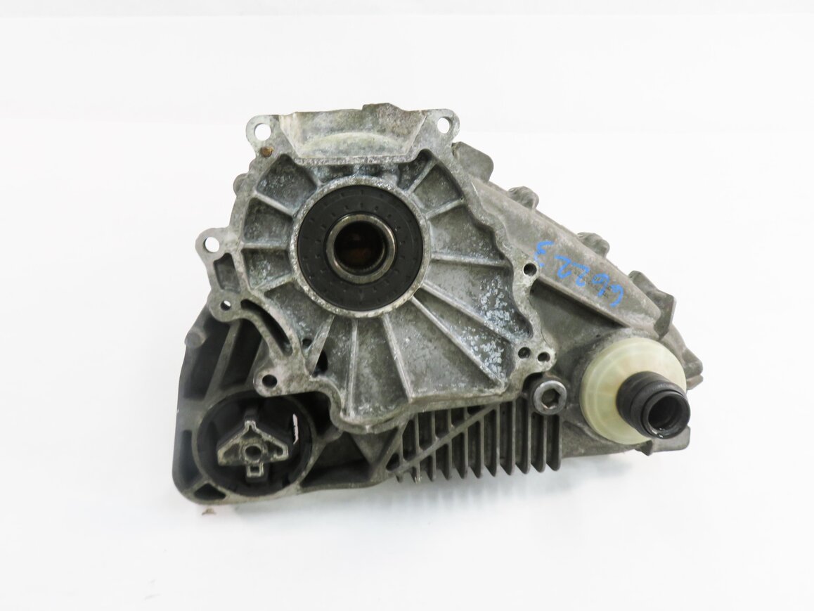 Thumbnail 2: 2008-2014 BMW X6 (E72) 4.4L ACTIVEHYBRID - FRONT TRANSFER CASE