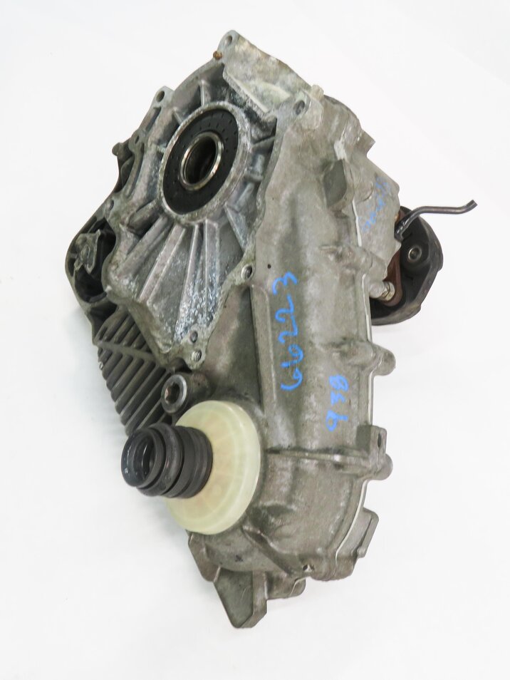 Thumbnail 4: 2008-2014 BMW X6 (E72) 4.4L ACTIVEHYBRID - FRONT TRANSFER CASE