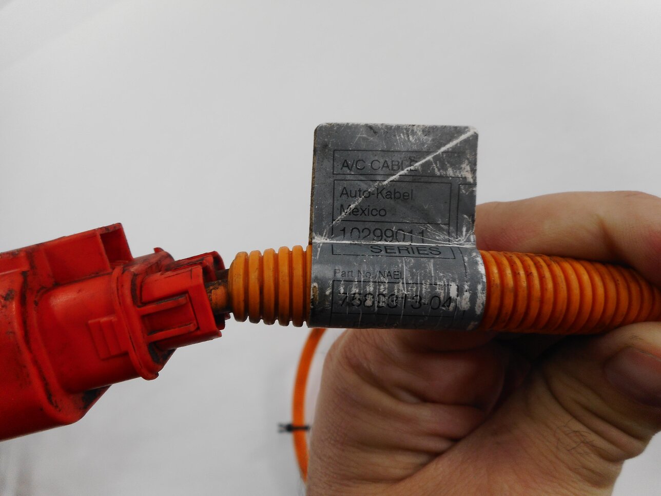 Thumbnail 4: 2010 BMW X6 (E72) HYBRID - 4.4L N63 TWIN TURBO ENGINE A/C COMPRESSOR CABLE WIRE