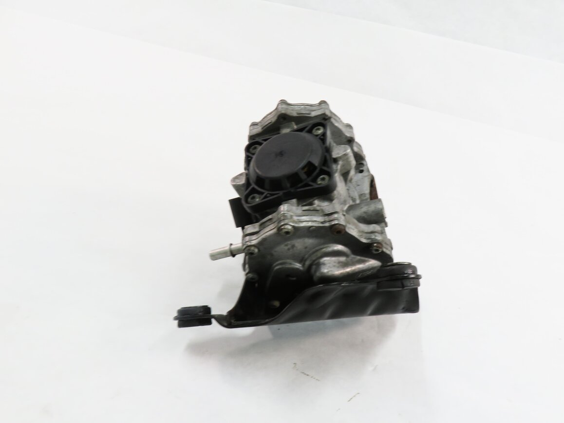 Thumbnail 4: 2010 BMW X6 (E72) HYBRID - 4.4L N63 TWIN TURBO ENGINE BRAKE VACUUM PUMP