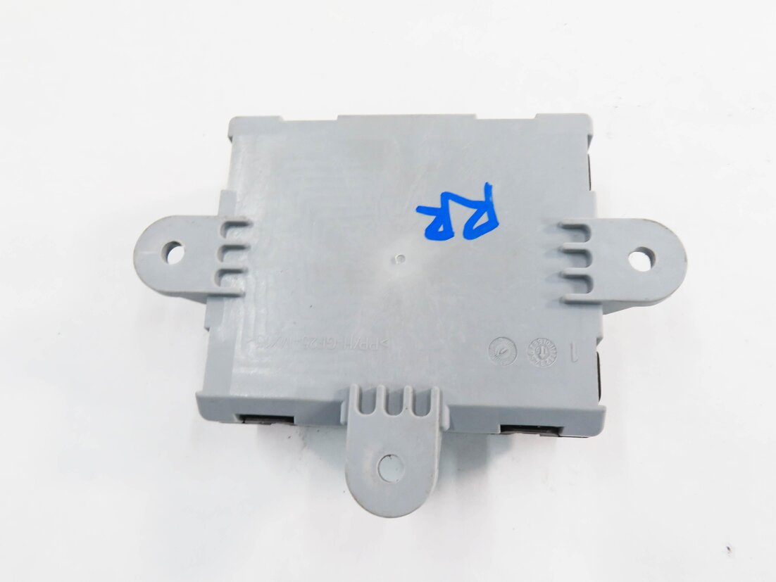 Thumbnail 5: 2016 RANGE ROVER EVOQUE (L538) RIGHT REAR DOOR CONTROL MODULE
