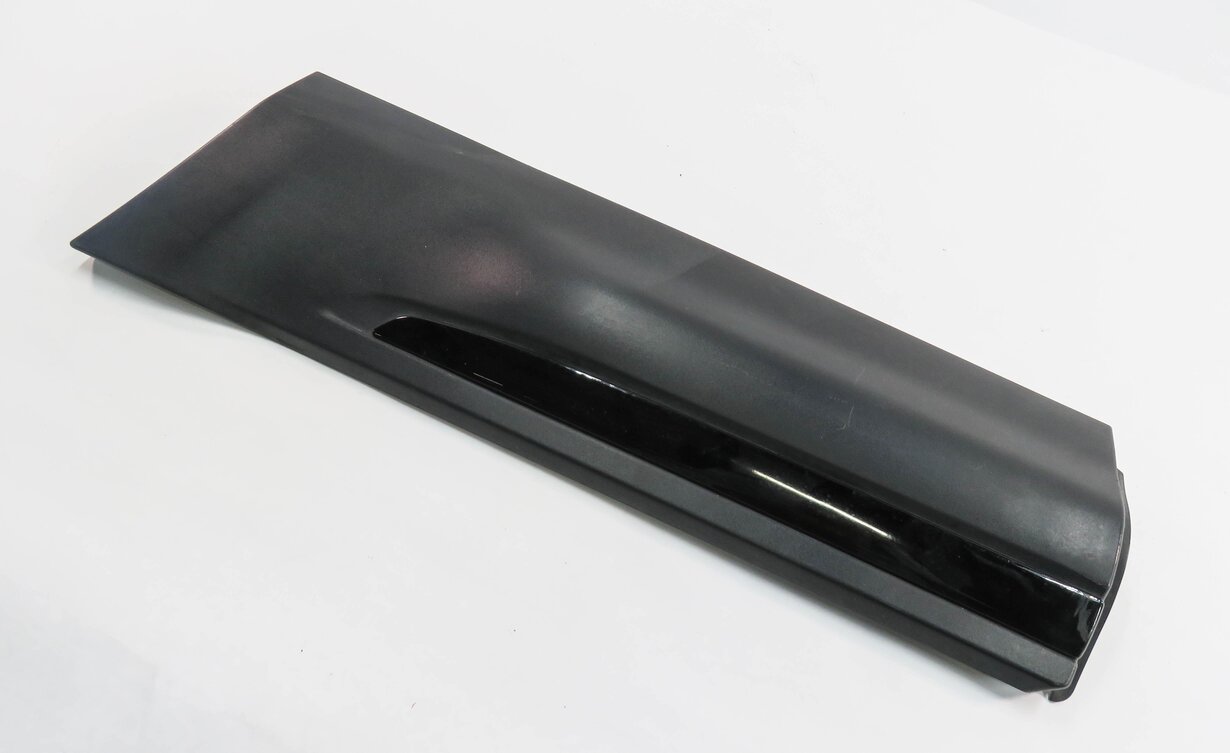 2016 RANGE ROVER EVOQUE (L538) LEFT REAR DOOR LOWER TRIM MOULDING PANEL (BLACK)