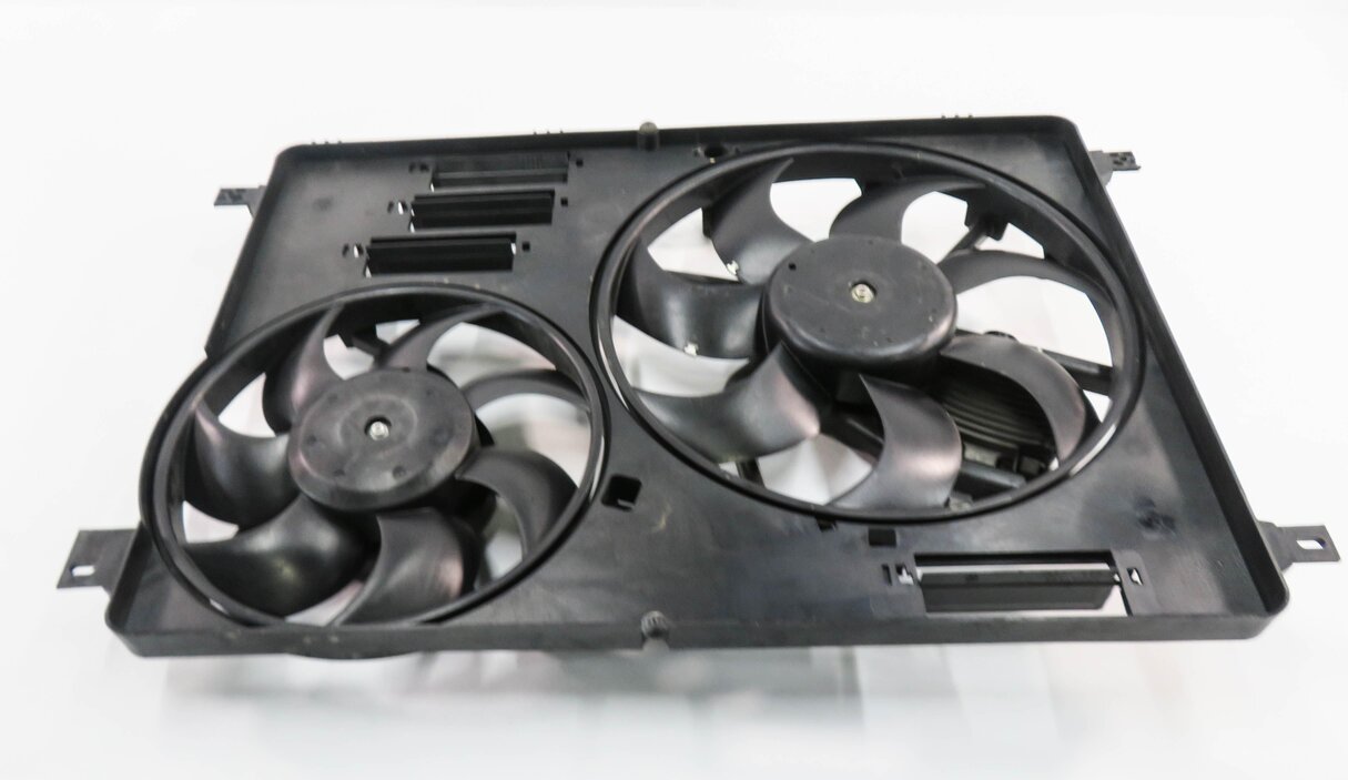 Thumbnail 2: 12-17 LR2 DISCOVERY SPORT RANGE ROVER EVOQUE (L538 L550) RADIATOR COOLING FAN