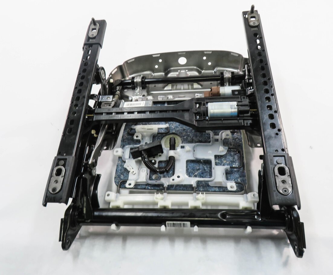 Thumbnail 6: 2016-2019 RANGE ROVER EVOQUE (L538) RIGHT FRONT PASSENGER SEAT TRACK w/ MOTORS
