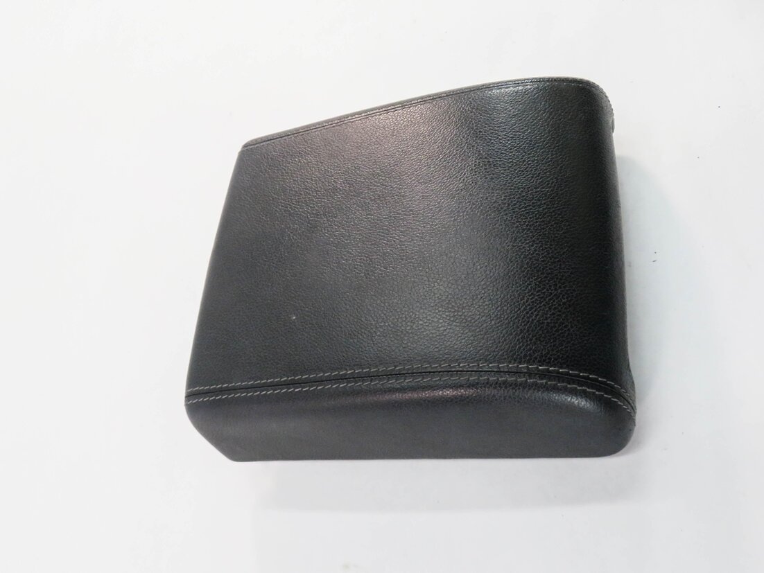 Thumbnail 3: 2016-2019 RANGE ROVER EVOQUE (L538) FRONT CENTER CONSOLE ARMREST LID (BLACK)
