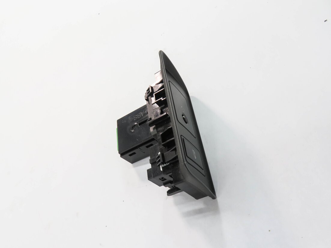 Thumbnail 3: 2016 RANGE ROVER EVOQUE (L538) REAR TRUNK RELEASE SWITCH w/ DIMMER CONTROL