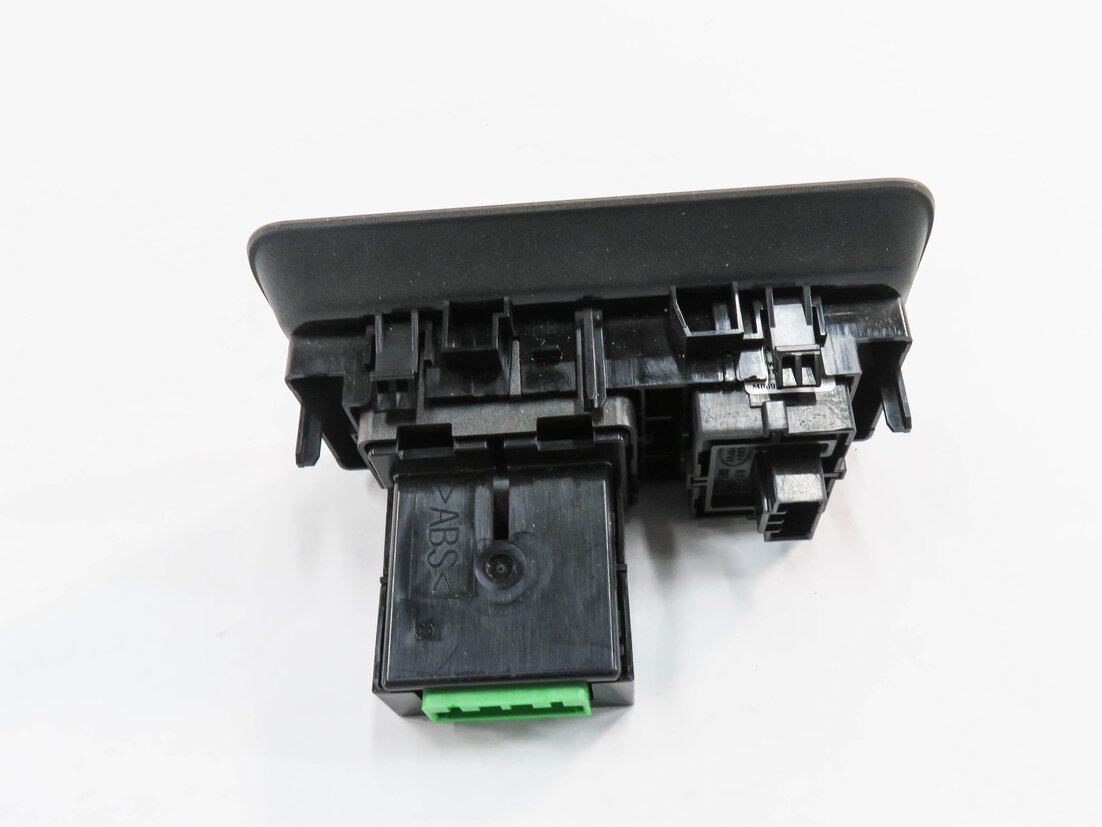 Thumbnail 5: 2016 RANGE ROVER EVOQUE (L538) REAR TRUNK RELEASE SWITCH w/ DIMMER CONTROL