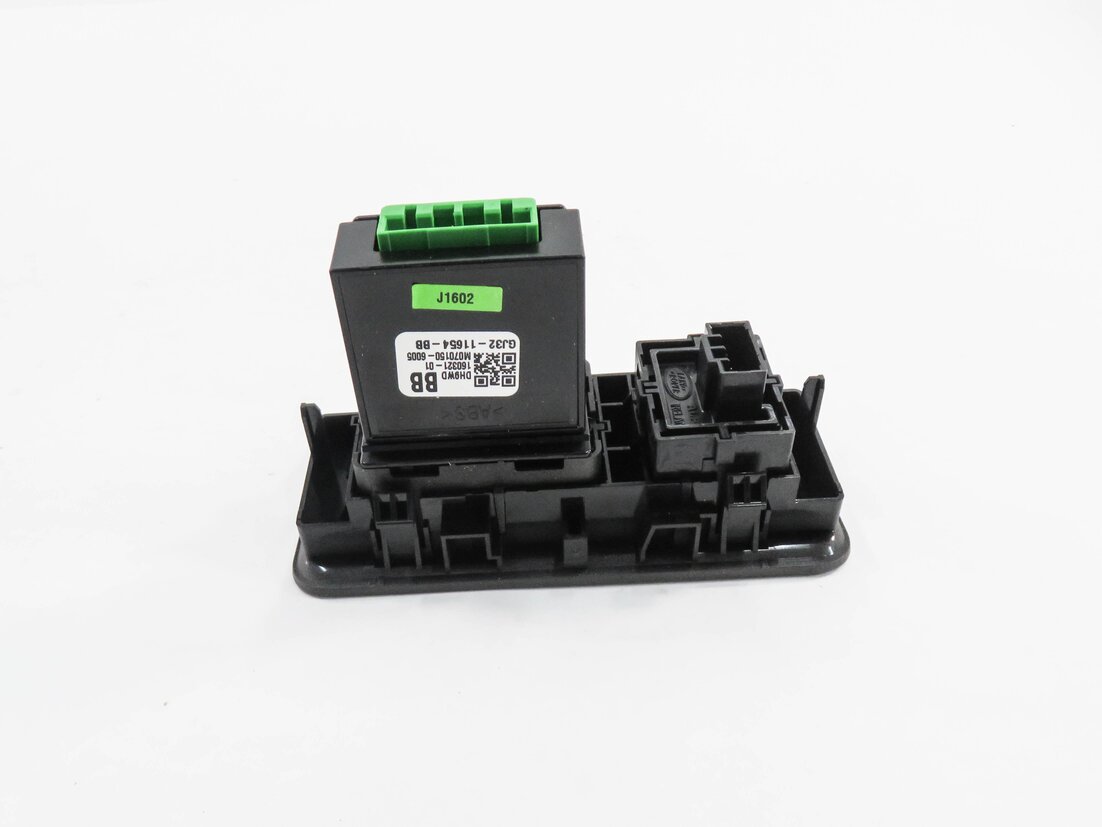 Thumbnail 7: 2016 RANGE ROVER EVOQUE (L538) REAR TRUNK RELEASE SWITCH w/ DIMMER CONTROL
