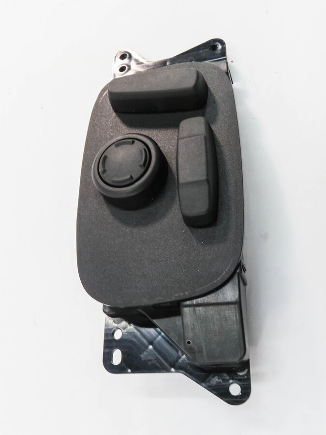 Thumbnail 3: 2016 RANGE ROVER EVOQUE (L538) LEFT FRONT DRIVER SEAT ADJUSTMENT SWITCH