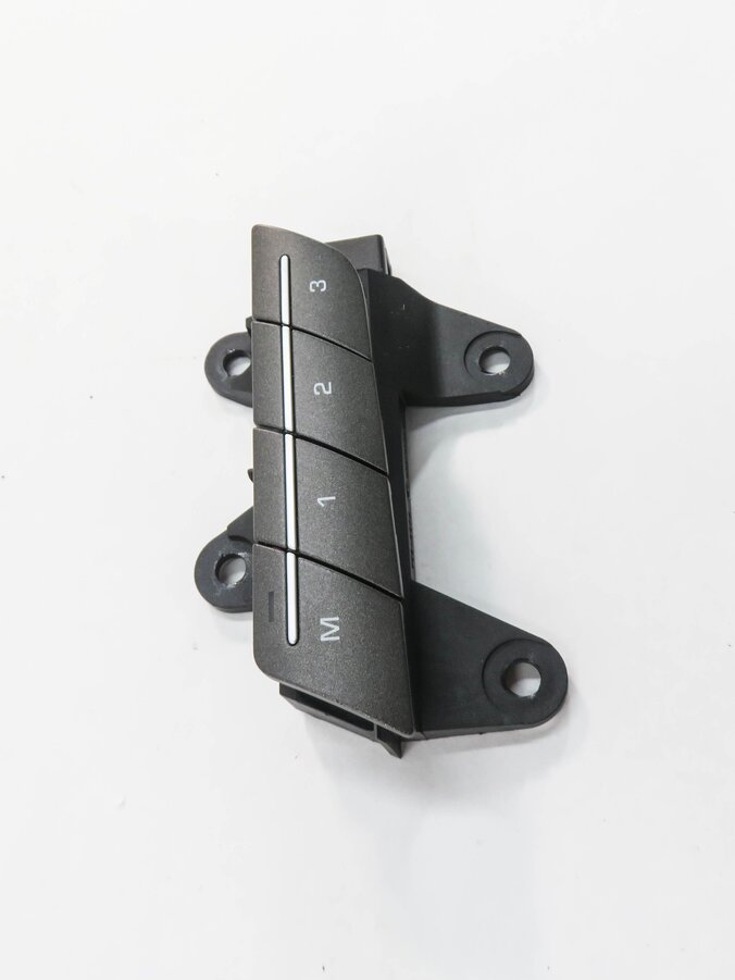 Thumbnail 3: 2016 RANGE ROVER EVOQUE (L538) RIGHT FRONT PASSENGER SEAT MEMORY SWITCH BUTTON
