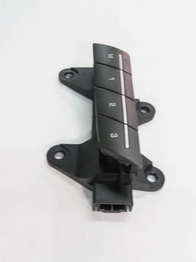 Thumbnail 4: 2016 RANGE ROVER EVOQUE (L538) RIGHT FRONT PASSENGER SEAT MEMORY SWITCH BUTTON