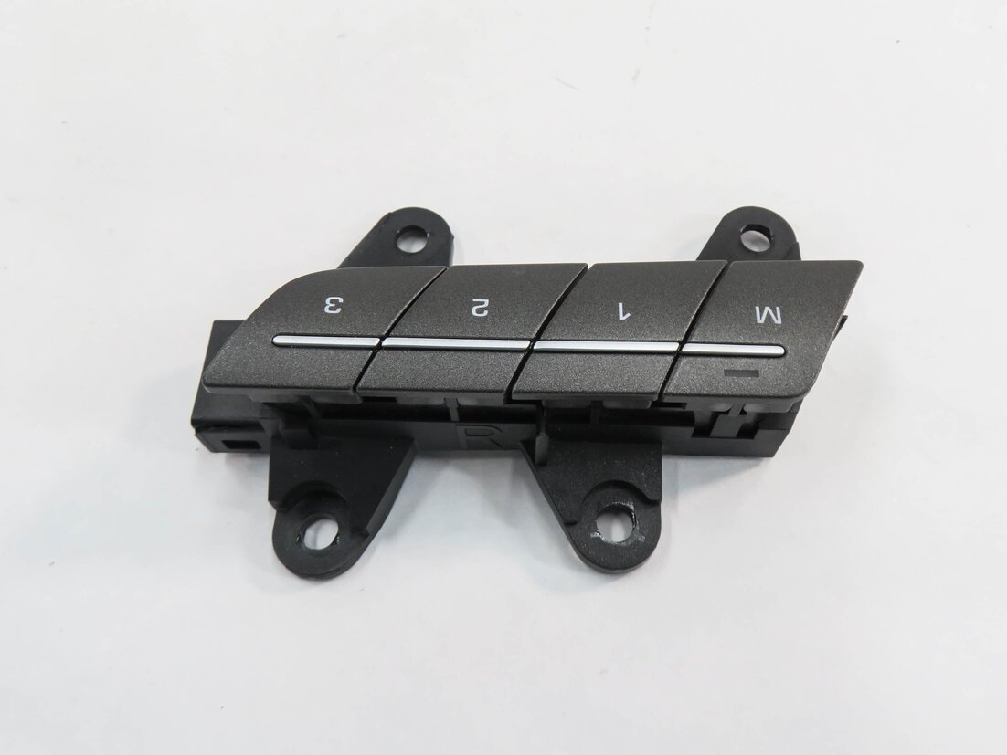 Thumbnail 5: 2016 RANGE ROVER EVOQUE (L538) RIGHT FRONT PASSENGER SEAT MEMORY SWITCH BUTTON
