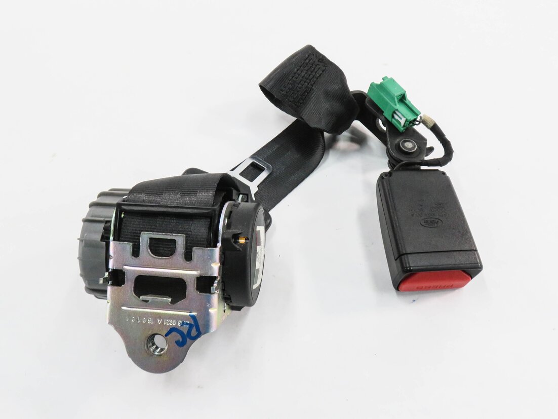 Thumbnail 5: 2016 RANGE ROVER EVOQUE (L538) REAR SEAT - CENTER SEATBELT RETRACTOR (BLACK)