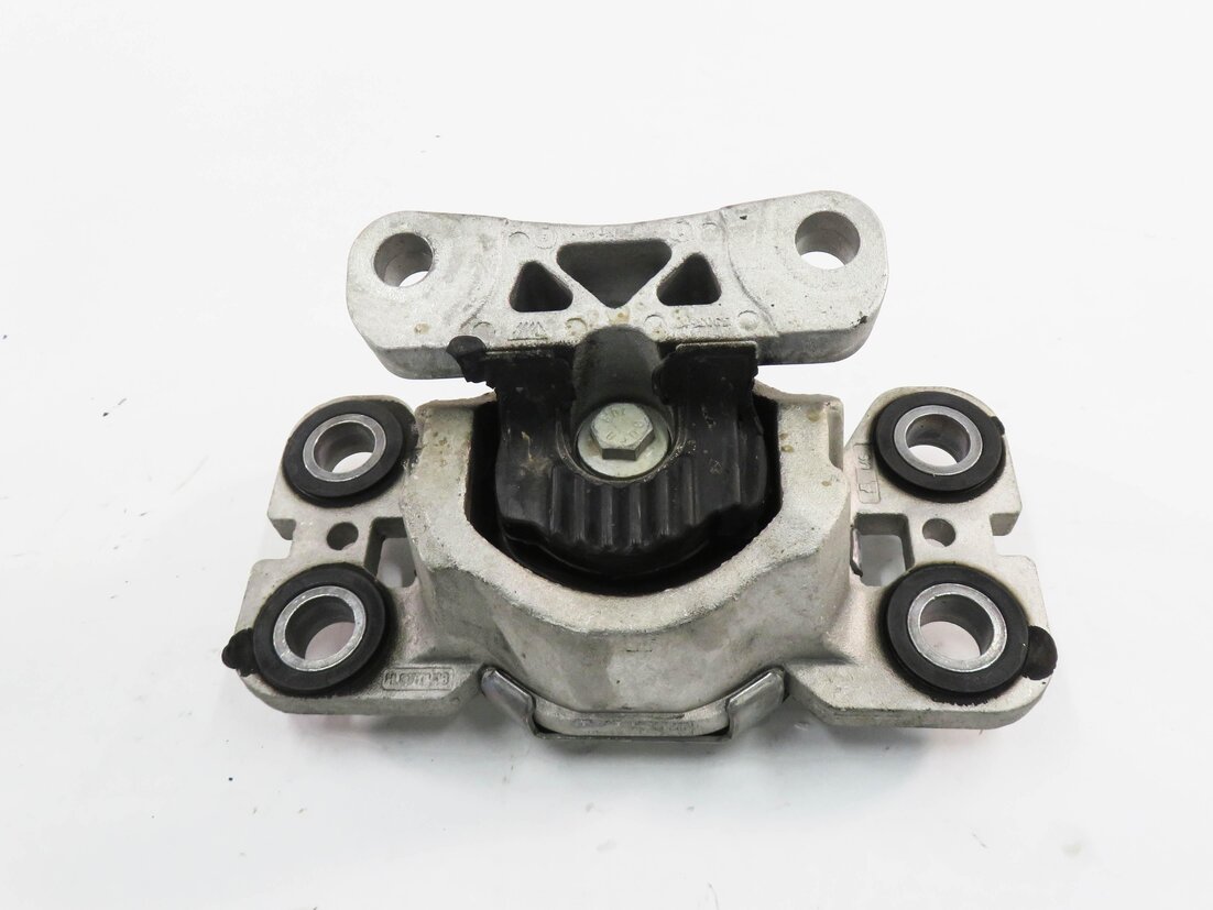 2016 RANGE ROVER EVOQUE (L538) 2.0L TURBO ENGINE - TRANSMISSION MOUNT BRACKET