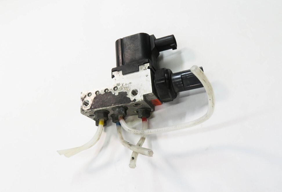 Thumbnail 3: 2008 MERCEDES CLS550 (W219) AIR SUSPENSION VALVE BLOCK
