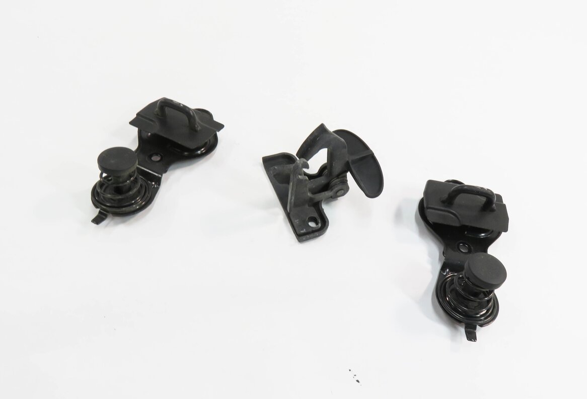 2008 MERCEDES BENZ CLS550 (W219) FRONT HOOD SAFETY LATCH SPRING SET-3