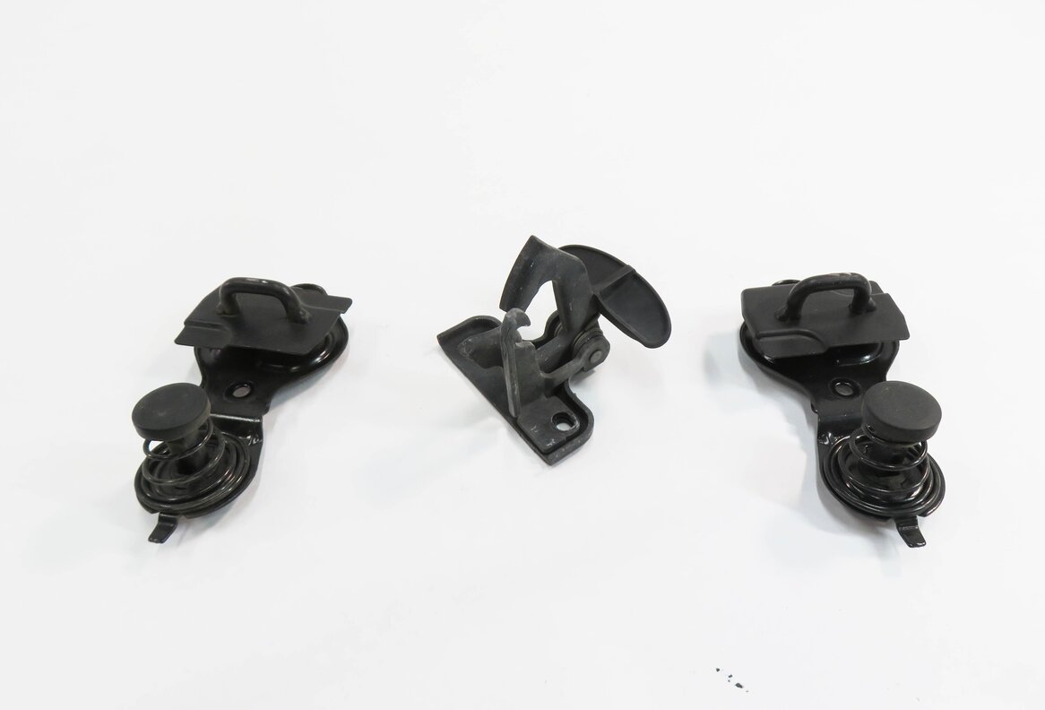 Thumbnail 2: 2008 MERCEDES BENZ CLS550 (W219) FRONT HOOD SAFETY LATCH SPRING SET-3