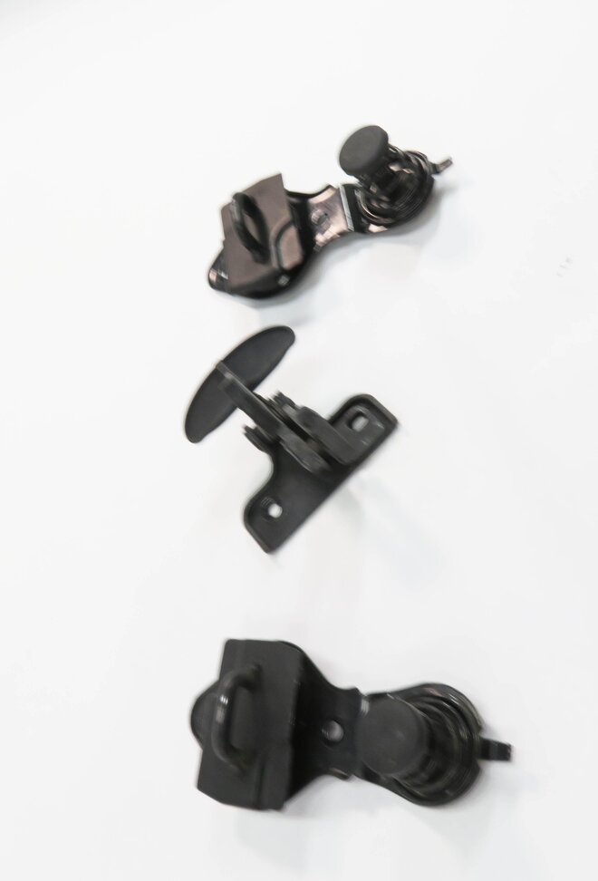Thumbnail 3: 2008 MERCEDES BENZ CLS550 (W219) FRONT HOOD SAFETY LATCH SPRING SET-3