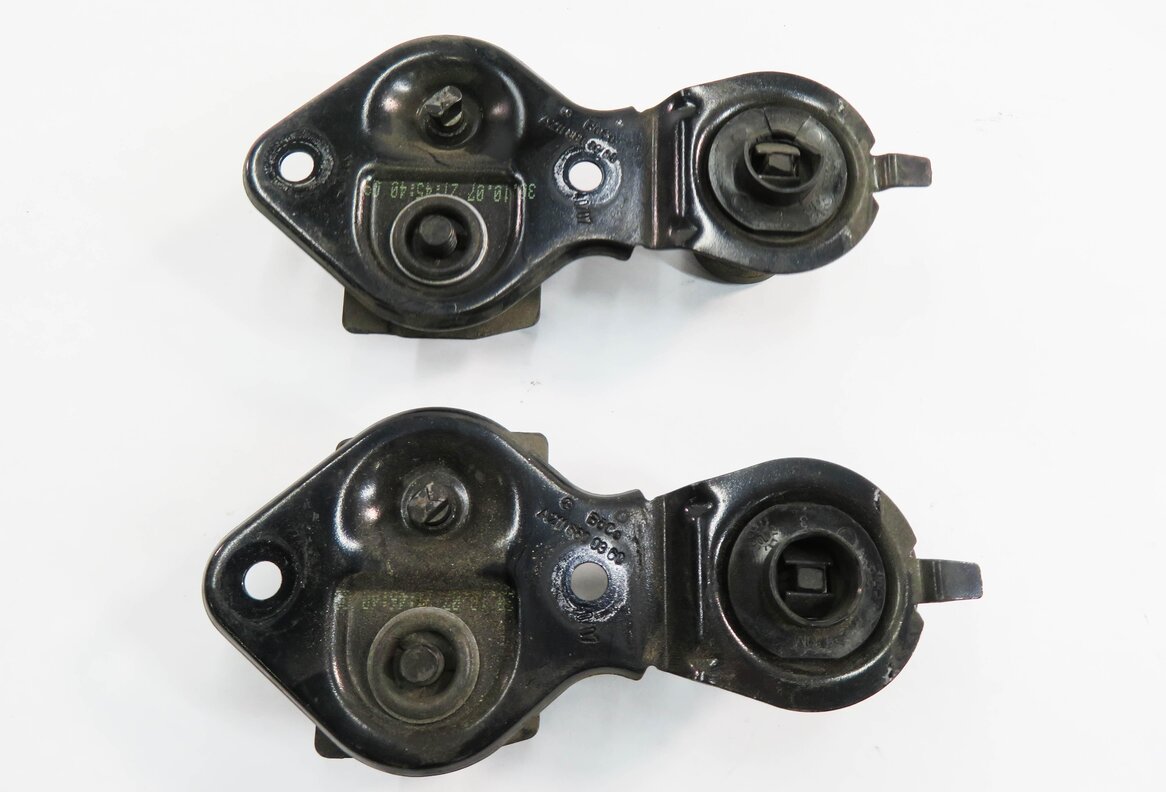 Thumbnail 6: 2008 MERCEDES BENZ CLS550 (W219) FRONT HOOD SAFETY LATCH SPRING SET-3