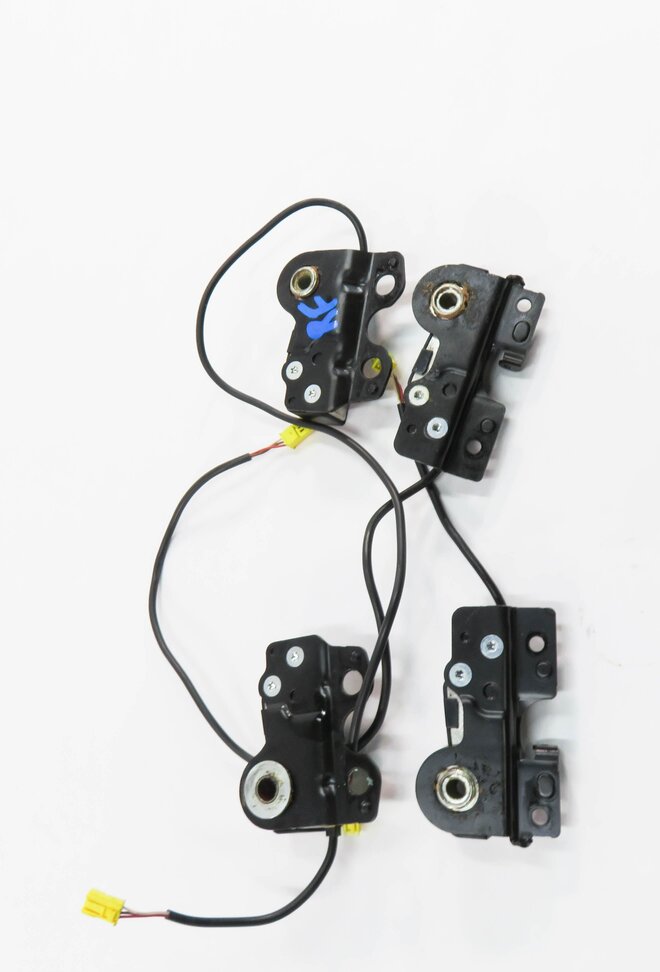 Thumbnail 3: 2008 MERCEDES BENZ CLS550 (W219) RIGHT FRONT PASSENGER SEAT WEIGHT SENSOR SET-4