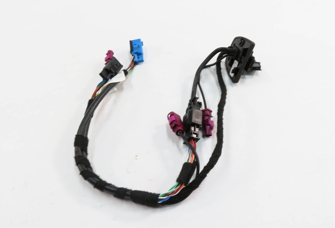 Thumbnail 2: 2008 MERCEDES BENZ CLS550 (W219) CENTER CONSOLE BLUETOOTH CRADLE ADAPTER