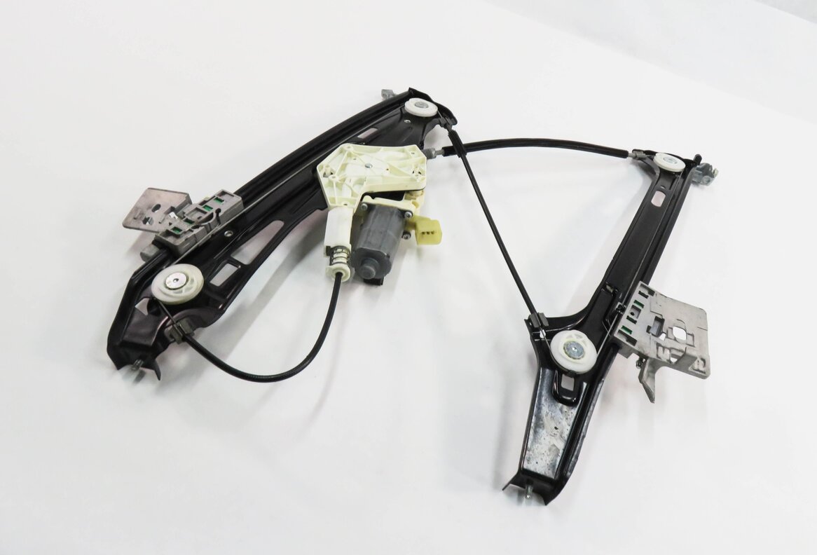 06-11 MERCEDES BENZ CLS500 CLS550 (W219) LEFT FRONT WINDOW REGULATOR w/ MOTOR