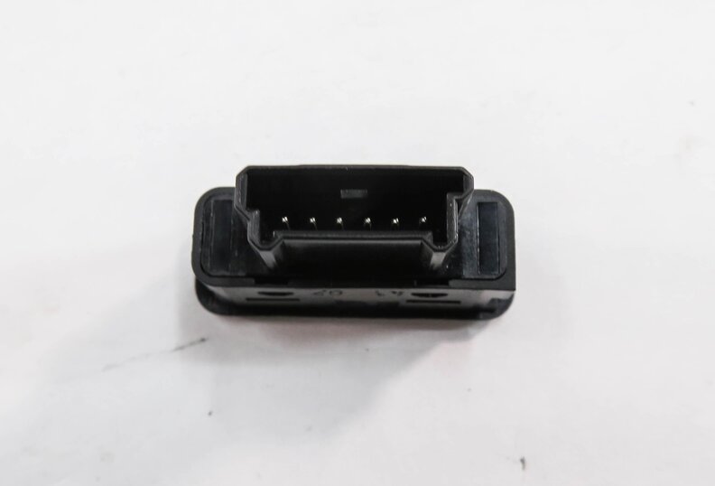 Thumbnail 6: 2008 MERCEDES BENZ CLS550 (W219) FRONT CENTER CONSOLE INFORMATION SERVICE SWITCH