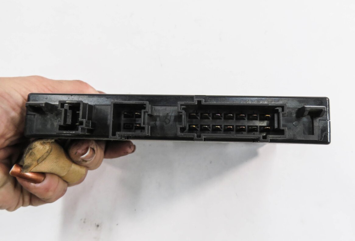 Thumbnail 8: 2008 MERCEDES BENZ CLS550 (W219) LEFT FRONT DRIVER SEAT CONTROL MODULE