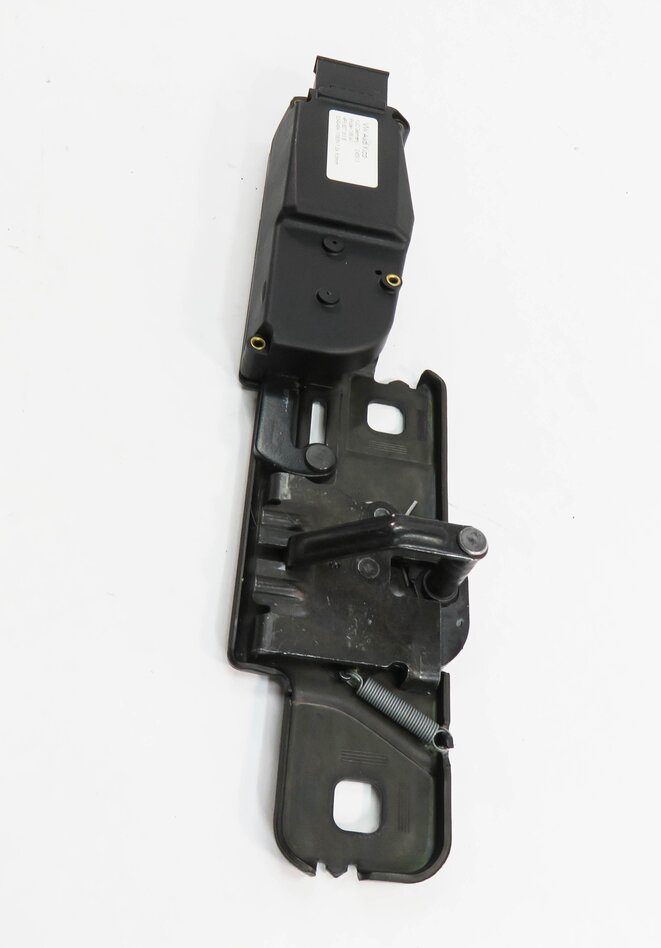 Thumbnail 3: 2014 AUDI Q5 (B8 8R) REAR TRUNK LOCK LATCH ACTUATOR MOTOR STRIKER PLATE
