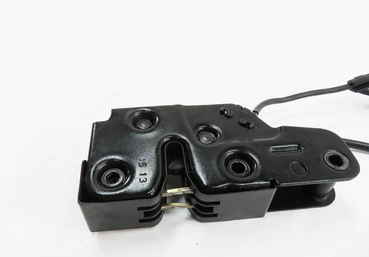 Thumbnail 5: 2014 AUDI Q5 (B8 8R) FRONT LOWER HOOD LOCK LATCH ACTUATOR